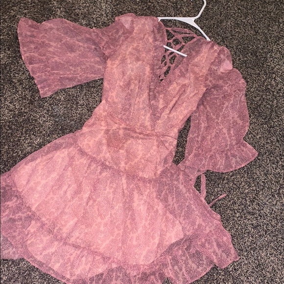 Selfie Leslie Dress - Picture 4 of 4